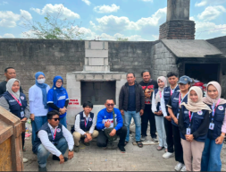 Kolaborasi Pembuatan Tungku Pembakaran Sampah oleh Mahasiswa PKM-B FPIK UB Kelompok 23 bersama BUMDes Jatiguwi