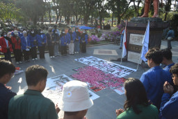 Aliansi BEM Madiun Gelar Mentirakati Indonesia, Soroti MBG hingga RUU Perampasan Aset