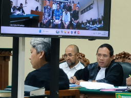 Sidang Korupsi BSPS Sumenep, Transfer Rp1 Miliar ke Roni Susanto Terungkap di Sidang Ari Her Sofiawanudin