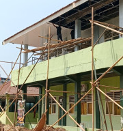 Proyek Revitalisasi SMA Muhammadiyah Cilegon Disorot, Aktivis Pertanyakan Kelengkapan APD Pekerja