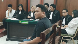 Dicecar Jaksa, Saksi Akhirnya Akui Terima Dua Mobil