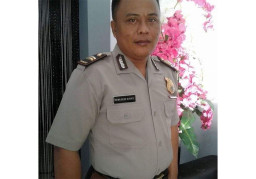 Foto hingga Nomor Whatsapp Kapolsek yang Diduga Perkosa Anak Tersangka, Tersebar