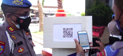 Masuk Polresta Sidoarjo, Diwajibkan Scan Aplikasi PeduliLindungi