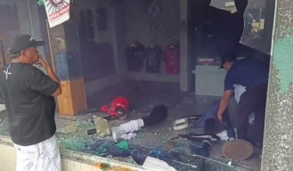 Kantor Dirusak,  Manajemen Arema FC Pasrah pada Polisi