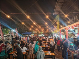 Yuk! Nikmati Live Musik Sembari Berburu Kuliner Enak di Bazar Senja Surya Surabaya
