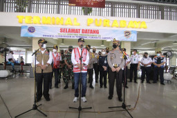 Libur Nataru, Menhub Tinjau Terminal Purabaya