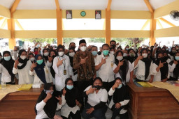 Puluhan Buruh Pabrik Rokok di Kecamatan Jabon Dilatih Ketrampilan Kerja dari DBHCHT