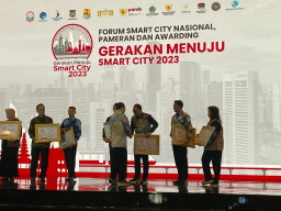 Surabaya Raih Penghargaan Smart Government dan Smart Environment Dari Kemenkominfo RI