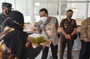 Resmikan SKG Reborn, Wali Kota Eri Optimis UMKM Surabaya Go Internasional