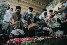 Mertua Wafat, Keluarga Besar Wali Kota Eri Cahyadi Berduka