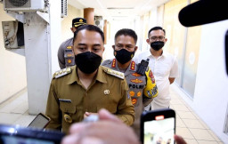 Jika Ada Pedagang Ramai Pembeli, Wali Kota Eri: Jangan Diobrak!