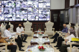 Kembangkan Potensi Surabaya, Wali Kota Eri Gandeng 6 Perguruan Tinggi