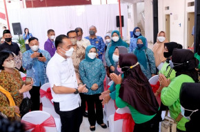 Walikota Eri Cahyadi Resmi Membuka Bakti Sosial Layanan Terintegrasi