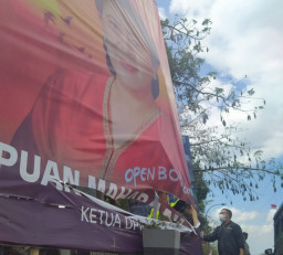 Baliho Puan Maharani di Kota Batu, Dirusak