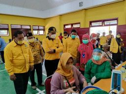 Partai Golkar Kota Madiun Vaksinasi Ratusan Warga