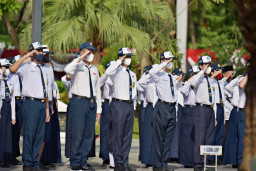 Sekolah Negeri Belum Merata, Wali Kota Eri Minta Sistem Zonasi PPDB