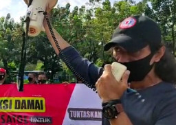 Ziarah Ditutup, Rekreasi Dibuka, Aktivis Ini Kritik Pemprov DKI