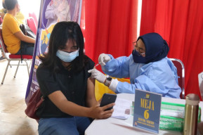 Jelang HUT Bhayangkara ke-75, Polres Metro Bekasi Gelar Vaksinasi Gratis