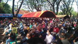 Vaksinasi di Kota Madiun Timbulkan Kerumunan, Polisi: Masyarakat terlalu Antusias