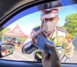 Ngeyel!! Ingin Masuk Surabaya, Pemuda Asal Semarang Disuruh Putar Balik