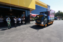 Forkopimda Jatim Lepas Baksos Bhayangkara untuk Negeri