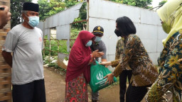 Kejari Depok Berbagi Sembako