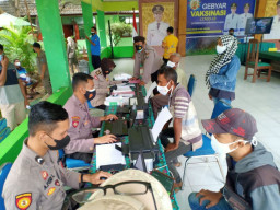 Tinjau Kegiatan Operasi Yustisi, Kapolres Tuban: Edukasi Masyarakat Pentingnya Prokes