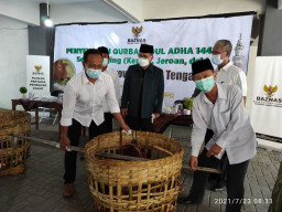 Baznas Jateng Sediakan 34 Sapi Dalam  Kemasan Kaleng,  Dibagikan kepada Mustahik