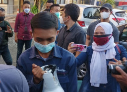 Kurir Tabung Oksigen Ditangkap Kejari Surabaya