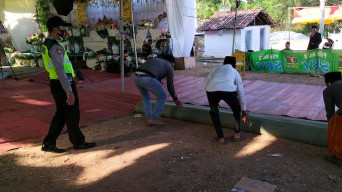 Polres Sumenep Bubarkan Pesta Pernikahan di Dua Lokasi