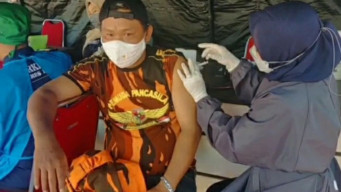 Komunitas dan Ormas Serbu Vaksinasi Merdeka Semeru di Polres Batu