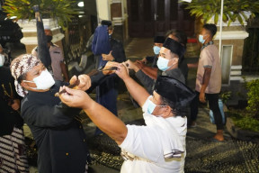 Tradisi Kirab Pusaka Aji di Kota Madiun Digelar dengan Prokes Ketat