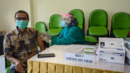 Dosis 3 Moderna, Ratusan Nakes RSUD Ponorogo Mulai Divaksin