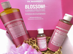 Dr Bronner's Luncurkan Sabun Organik Multifungsi Beraroma Cherry Blossoms