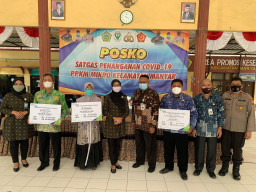 Sosialisasi Ke RT-RW, BPJAMSOSTEK Gresik Serahkan Manfaat Program