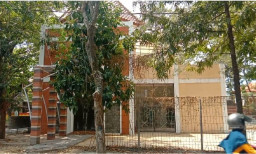 Bangunan Milik Dinas Pariwisata Lamongan Masih Mangkrak