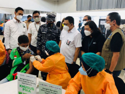 BPJAMSOSTEK Surabaya Tanjung Perak Suport Vaksinasi 9000 Gojek