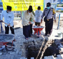 Kyai Ali Mufiz Awali Peletakan Batu Pertama Pembangunan Gedung TPQ Al Qodar