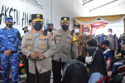 Serbuan Vaksinasi 12.000 Dosis dan 1.500 Bansos Alumni AKABRI 1998 di Sidoarjo