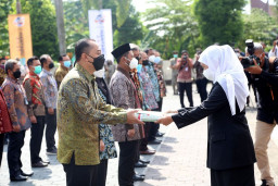 Peringatan Hantaru 2021, Pemkot Surabaya Terima 159 Sertifikat Hak Pakai dari BPN