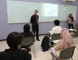 Untag Surabaya Lakukan Simulasi Kuliah Hybrid