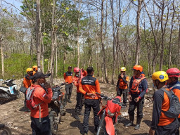 Sri Minggat, 50 Anggota BPBD Ponorogo Sisir Hutan Jati