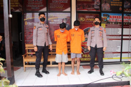 Kelabuhi Polisi, Paket Berisi Ganja Ditulis Jam Tangan