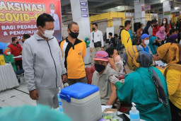 Pemkot Madiun Gelar Vaksinasi di Pasar Tradisional