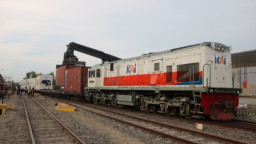 KAI Resmikan Pengoperasian KA Barang dari Gresik