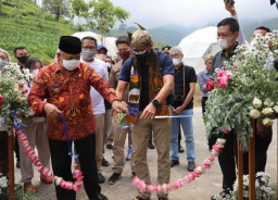 Bupati Sanusi Dampingi Sandiaga Uno Kunjungi Lembah Indah Malang