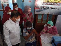 Progres Vaksinasi 42,86 Persen, Menteri PPN/Bappenas Kunjungi Ponorogo