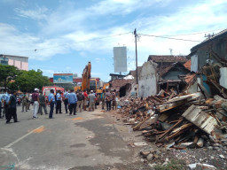 Eksekusi Bangunan Frontage Wonokromo, Wakapolrestabes Surabaya: Harus Humanis