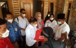 Capaian di Bawah 50 Persen, BIN Jatim Gelar Vaksinasi Door To Door Lansia di Ponorogo
