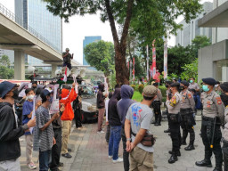 Turun ke Jalan, Masyarakat Desak Menkumham Pindahkan Teddy Fahrizal ke Nusakambangan